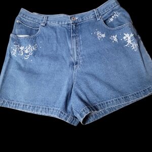 NWOT Embellished Denim Shorts Size 20